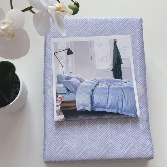 4PC Duvet Cover Set in Twin/Queen/King - Picture 2 of 3